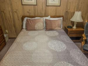 SC113A1BR 1BA Sleeps six WIFI Hot Tub Free Parking