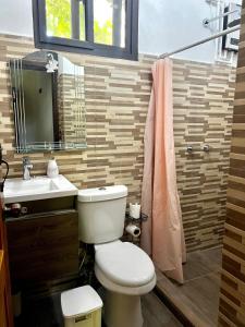 Cozy private room near airport