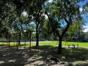 Cozy private room near airport