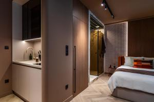 H24 - Parkside Apartment