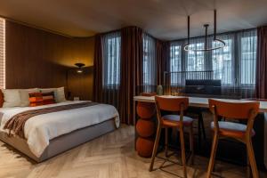 H24 - Parkside Apartment