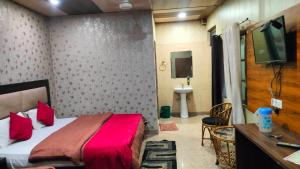 Hotel Janki & Restaurant