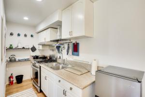 Explore SoCal! Cozy Retreat Near Disney and Beaches