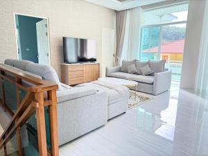 Kamala Beach Phuket - 4BR Private Luxury Pool Villa with Maid