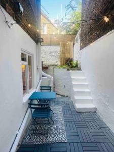 Cozy Garden Apartment with Wood Burner