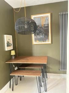 Cozy Garden Apartment with Wood Burner