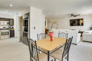 Near Shopping & Golf: Family Retreat in Las Vegas!