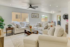 Near Shopping & Golf: Family Retreat in Las Vegas!