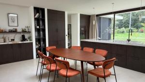 Chambre privée dans maison darchitecte face forêt