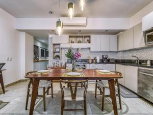 2 Pools and Gym w Workspace | Romantic Zone 1BR