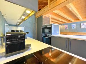 Duplex en bois aux Ménuires, 3 chambres, parking, 6 pers - FR-1-452-392