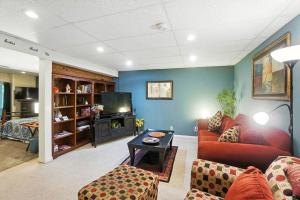 10 Mi to Dtwn Cozy Couples Getaway in Cincinnati