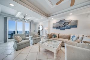 Inn at Crystal Beach Penthouse 708 - Beachfront Designer Luxury - 2 sets of Free Beach Service