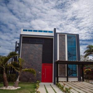 RED HEART 3 BEDROOMS OCEAN VILLAGe