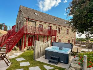 Wee Henrys Barn