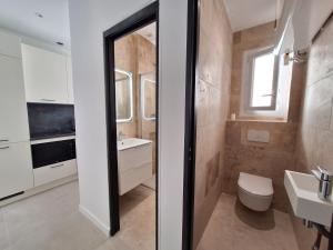 Iconic and bright style in Nice