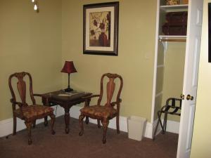 King Room with Private Bathroom with Shower room in Bayberry House Bed and Breakfast