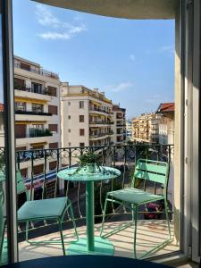 Panoramic View & Architectural Charm in Nice