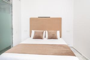 Panoramic sunset view apartment on the beach with air conditioning