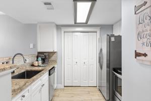 Waterscape A408 - Amazing Beach and Pool Views - Free Beach Service