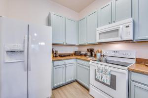 Bahama Bay Condo 7 Mi to Disney!