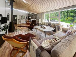 0350-Romo-Regnspoven-14