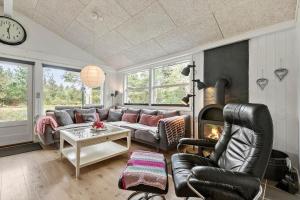 2801-Romo-Helmusager-4