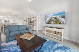 Waterscape B105 - Free Beach Service & Gulf Views!