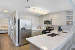 Waterscape B422 - Ocean and Pool Views - Free Beach Service