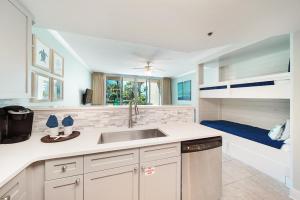 Waterscape B228 - Ground Floor - Walk Right Out to the Pool! - Free Beach Service