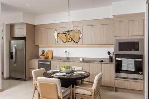 Costa Elena at Naumi, Ocean Views & Beach Club