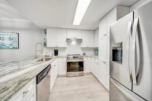 Waterscape C300 - Lazy River - Pools - Free Beach Svc