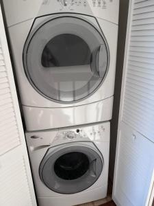 Amazing Sunsets and dolphin sightings! - Ubytování bez kategorie ve městě Fort Myers