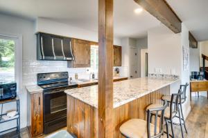 Fire Pit and Private Dock Ozarks Family Escape!