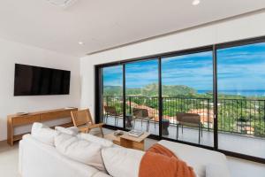 Sol Pacífico at Naumi, Ocean Views & Beach Club