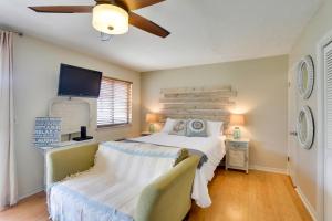 Cute PCB Condo by Lake Powell with Pool Access!