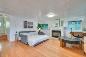 Waterfront Gem on Lake Saint Clair with Private Deck