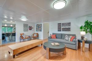 Waterfront Gem on Lake Saint Clair with Private Deck