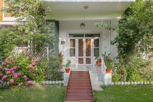 SaffronStays Awakening - 5BR heritage villa with Kashmiri art, nature walks & authentic cuisine near River Jhelum, Srinagar