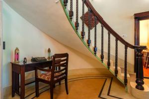 SaffronStays Awakening - 5BR heritage villa with Kashmiri art, nature walks & authentic cuisine near River Jhelum, Srinagar