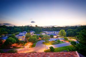 Bolger Hotel and Conference Ce..