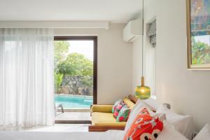 Villa Melita 5 bedrooms, hillside location with pool and seaview