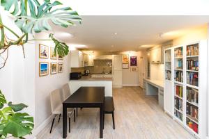 Beautiful Earlsfield apartment with garden