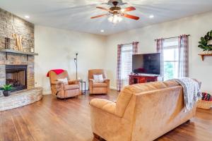 14 Mi to Ark Encounter Rural Corinth Escape!