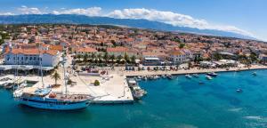 Pool Studio near Sea