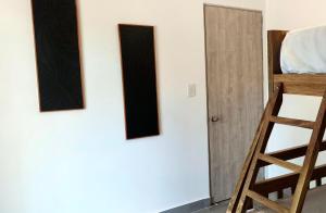 Dream House, live the Island!