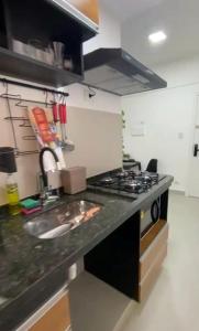 Studio no Edifício Everest lindíssimo a somente 200 mts praia excelente localização