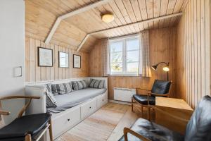 BV254-Blavand-Horns-Rev-65