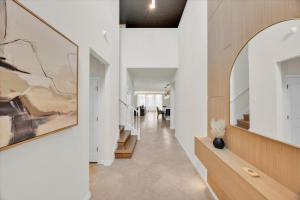 Modern 8 Bedroom House Theater Pool 17 min to Disney