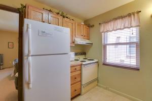 Condo with Grill Access Close to Angel Fire Resort